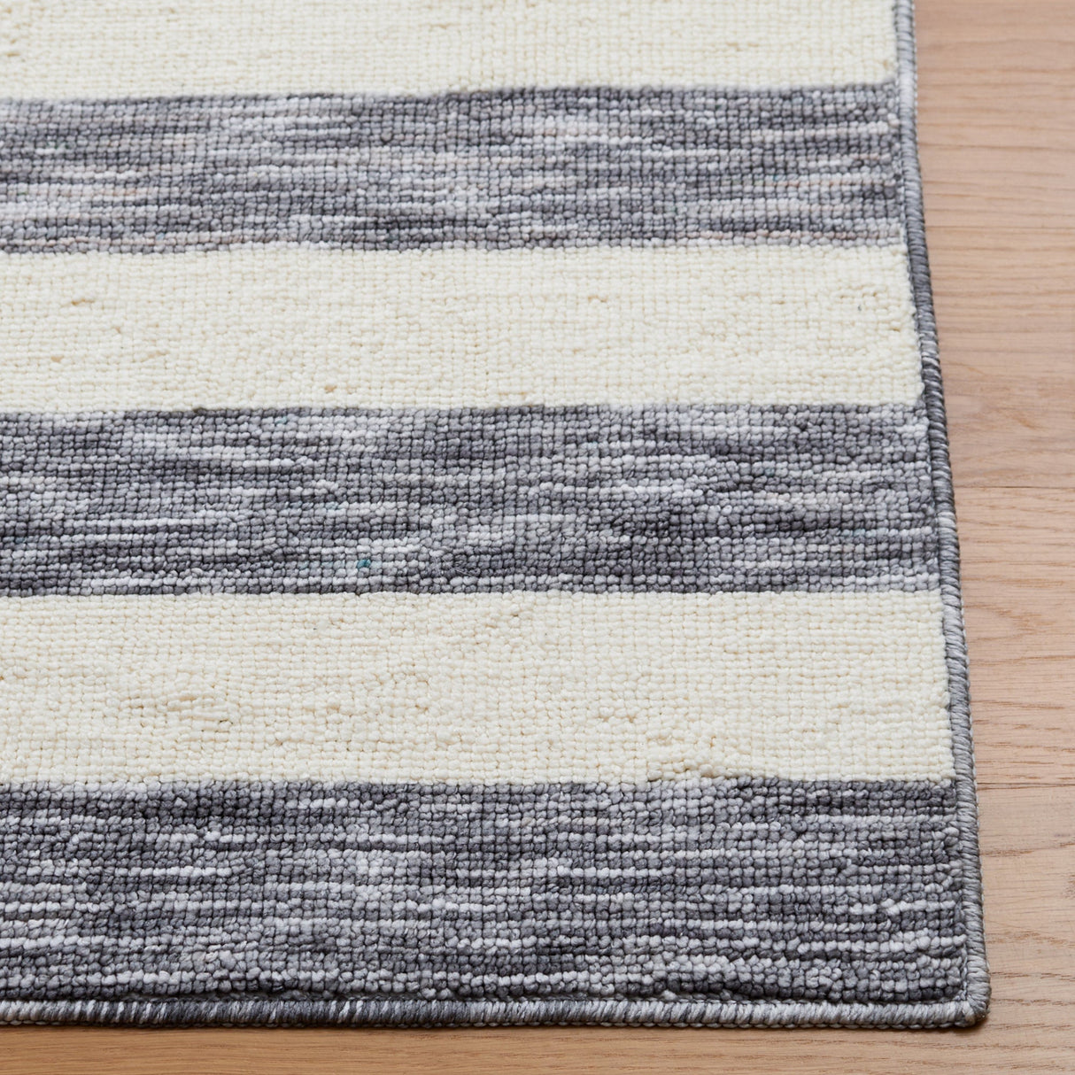 Safavieh Easy Care Ecr115H Dark Grey/Ivory Rug - Safavieh - ecr115h - 24