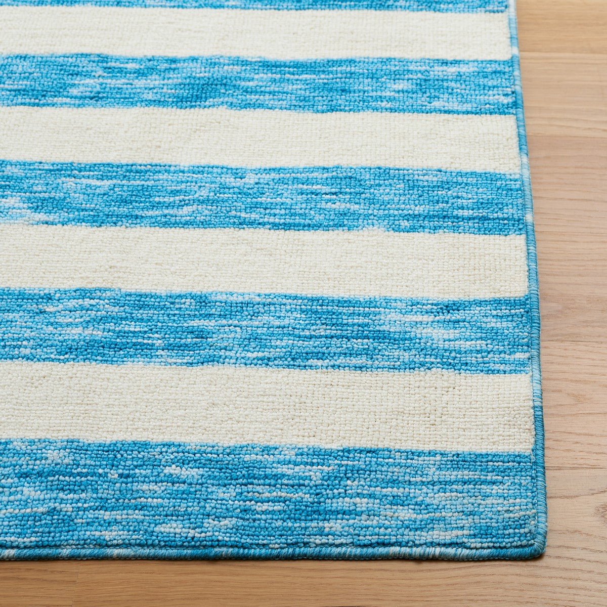 Safavieh Easy Care Ecr115M Blue/Ivory Rug - Safavieh - ecr115m - 24