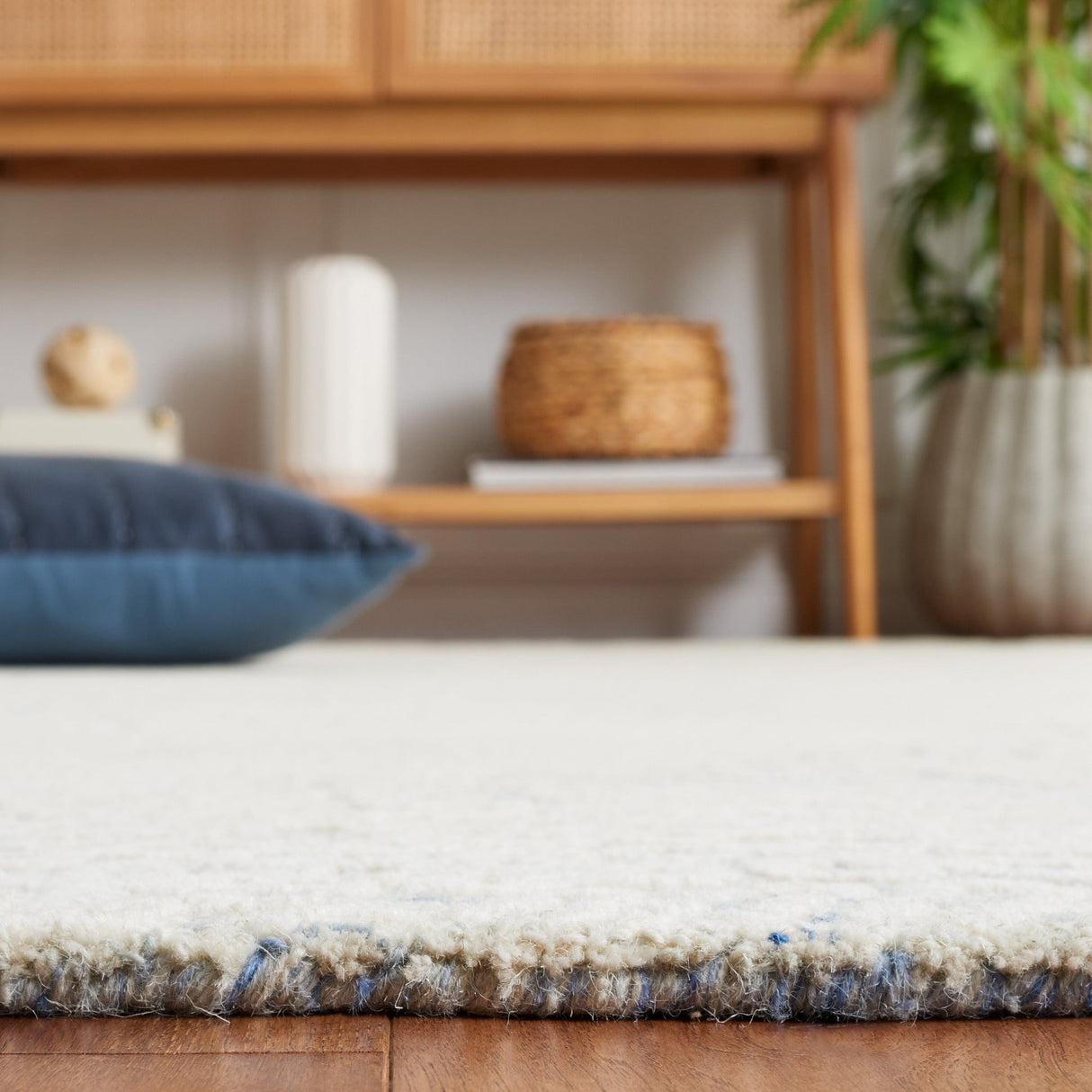 Safavieh Ebony Ebn105M Blue/Ivory Rug - Safavieh - ebn105m - 29