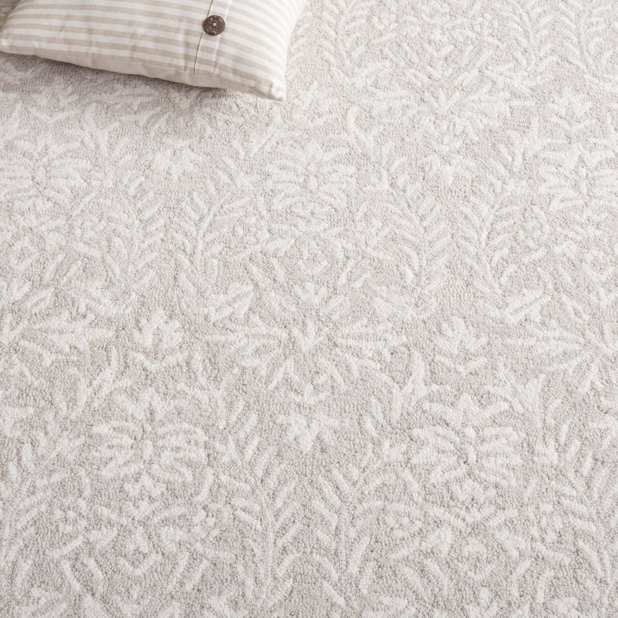Safavieh Ebony Ebn127G Light Grey/Ivory Rug - Safavieh - ebn127g - 3