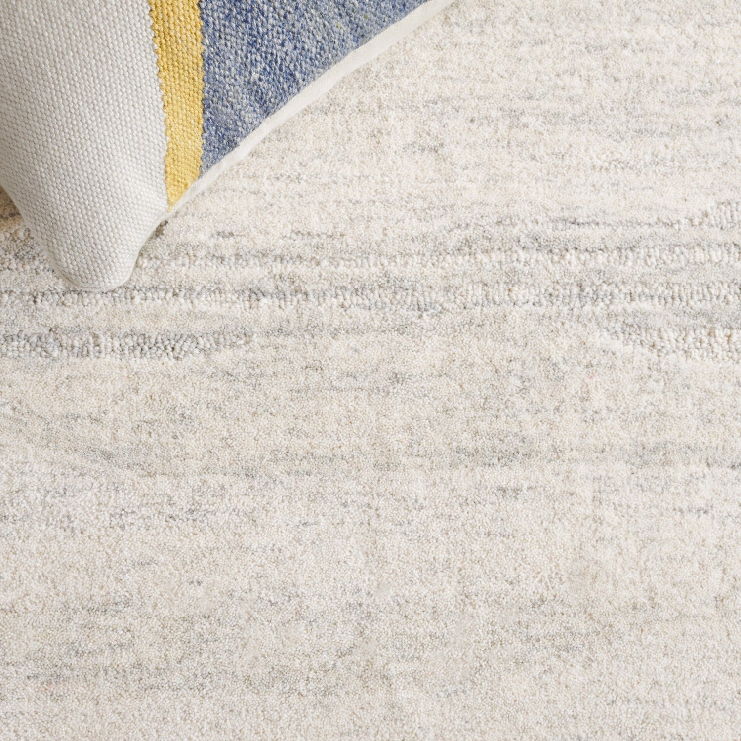 Safavieh Ebony Ebn221G Light Grey/Beige Rug - Safavieh - ebn221g - 3