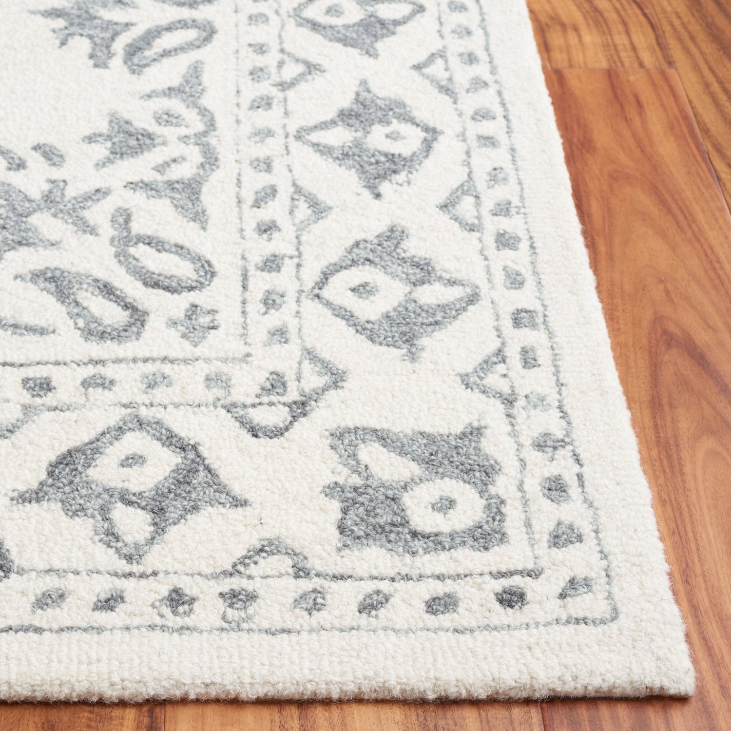 Safavieh Ebony Ebn650A Ivory/Grey Rug - Safavieh - ebn650a - 3