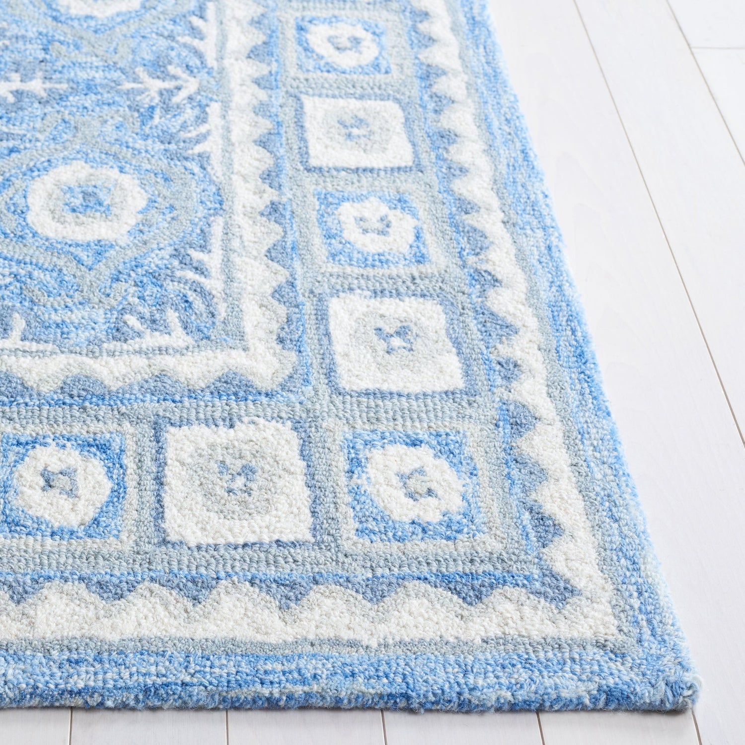 Safavieh Ebony Ebn651M Blue/Ivory Rug - Safavieh - ebn651m - 3