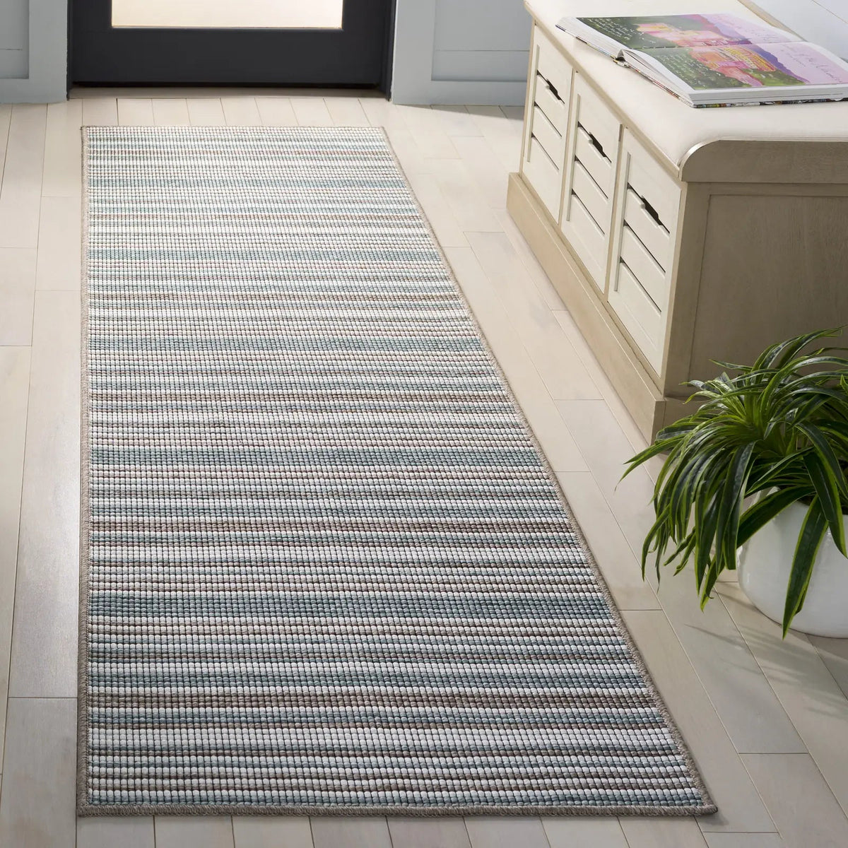 Safavieh Escape 600 2'-3" x 8'-0" Rug in Green / Brown