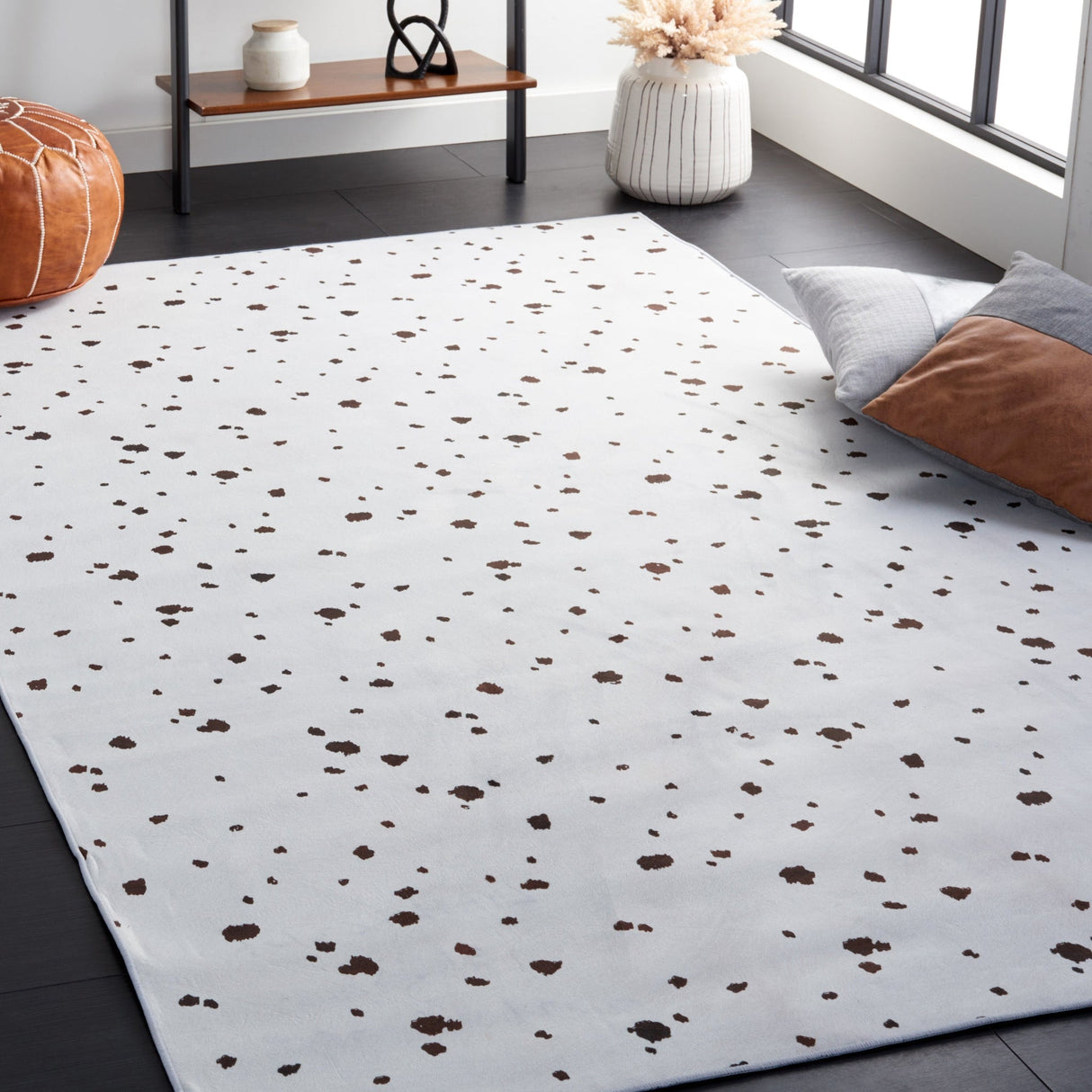 Safavieh Faux Hide Fah502A Ivory/Black Rug - Safavieh - fah502a - 3