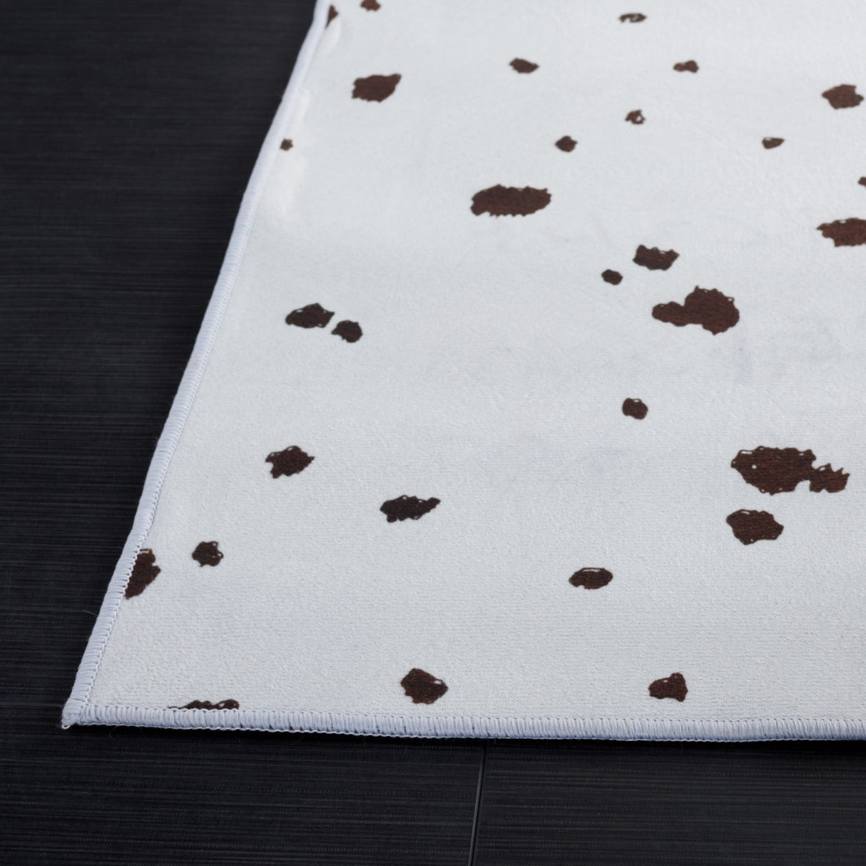 Safavieh Faux Hide Fah502A Ivory/Black Rug - Safavieh - fah502a - 3