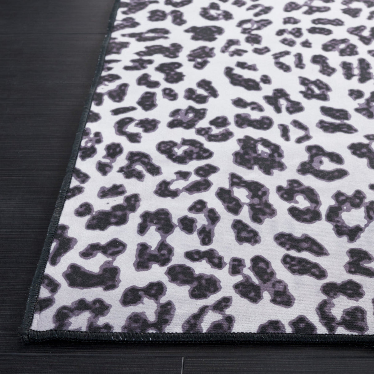 Safavieh Faux Hide Fah505A Ivory/Black Rug - Safavieh - fah505a - 3