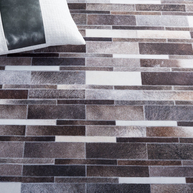 Safavieh Faux Hide Fah542A Ivory/Grey Rug - Safavieh - fah542a - 3