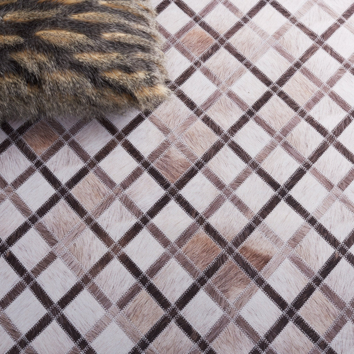 Safavieh Faux Hide Fah545A Beige/Brown Rug - Safavieh - fah545a - 3