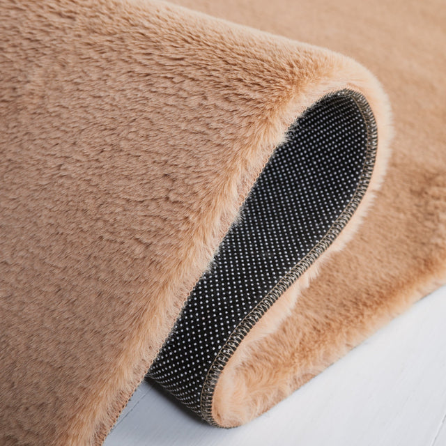 Safavieh Faux Rabbit Fur Frf500B Beige Rug - Safavieh - frf500b - 6r