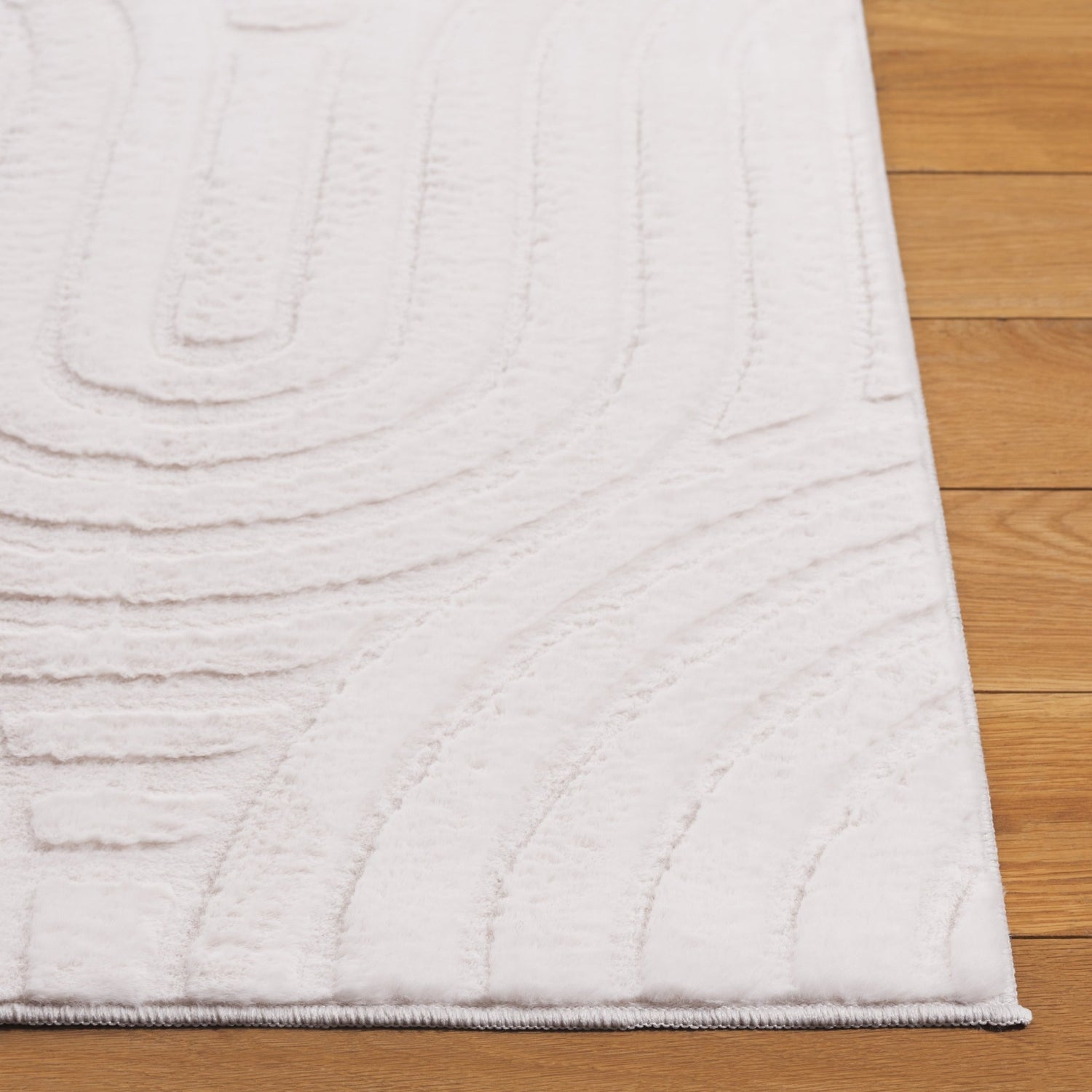 Safavieh Faux Rabbit Fur Frf881A Ivory Rug - Safavieh - frf881a - 6r