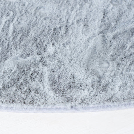 Safavieh Faux Rabbit Fur Frf976G Silver Rug - Safavieh - frf976g - 6r