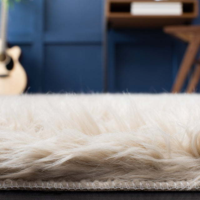 Safavieh Faux Sheep Skin Fss235K Beige Rug - Safavieh - fss235k - 6r