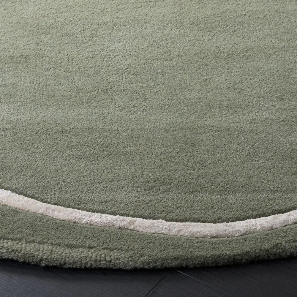 Safavieh Fifth Avenue 6'-0" x 6'-0" Rug in Sage Green / Ivory