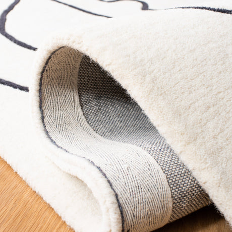 Safavieh Fifth Avenue Ftv111A Ivory/Black Rug - Safavieh - ftv111a - 2