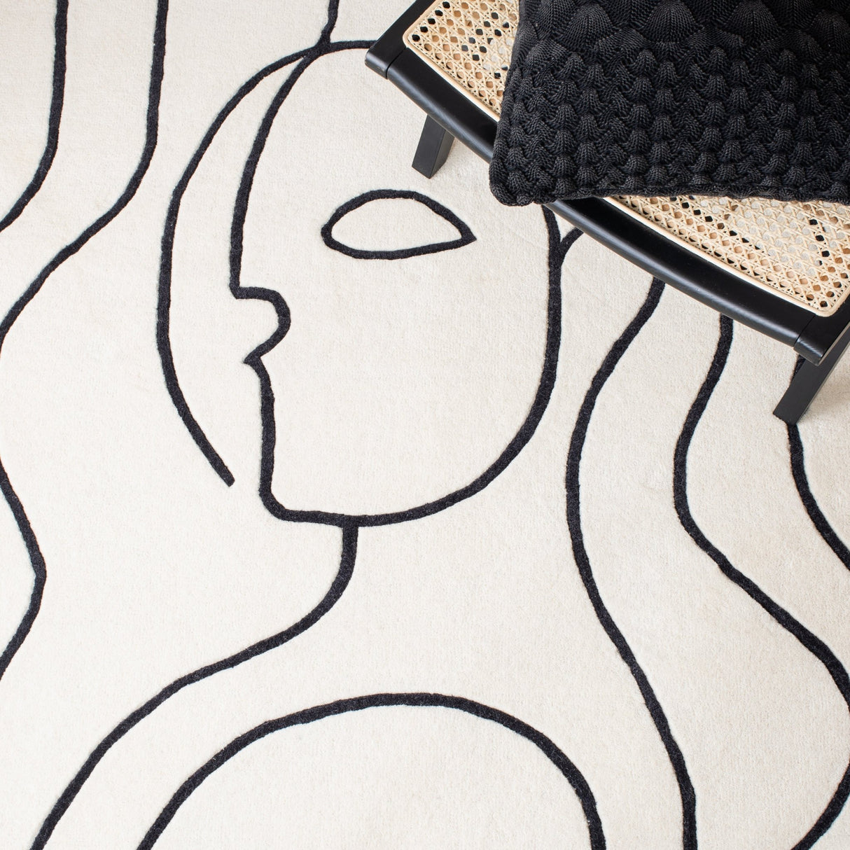 Safavieh Fifth Avenue Ftv111A Ivory/Black Rug - Safavieh - ftv111a - 2