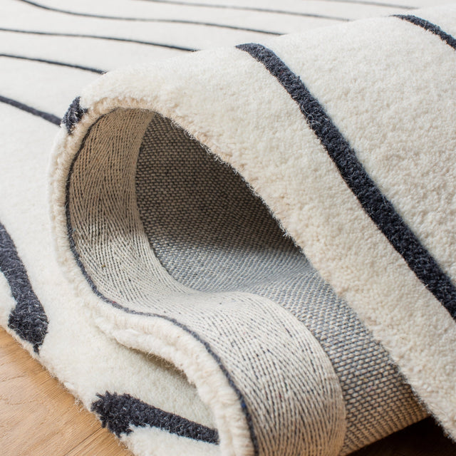 Safavieh Fifth Avenue Ftv113A Ivory/Black Rug - Safavieh - ftv113a - 4