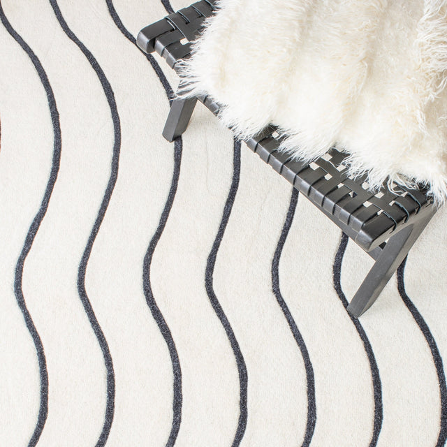 Safavieh Fifth Avenue Ftv113A Ivory/Black Rug - Safavieh - ftv113a - 4