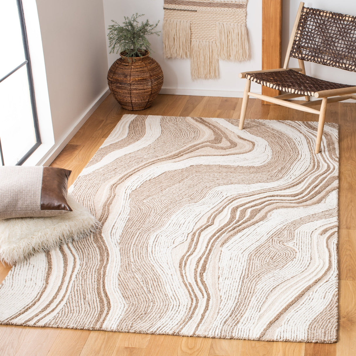 Safavieh Fifth Avenue Ftv121B Beige/Ivory Rug - Safavieh - ftv121b - 2