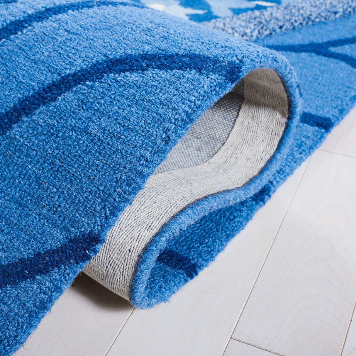 Safavieh Fifth Avenue Ftv127M Blue/Ivory Rug - Safavieh - ftv127m - 4