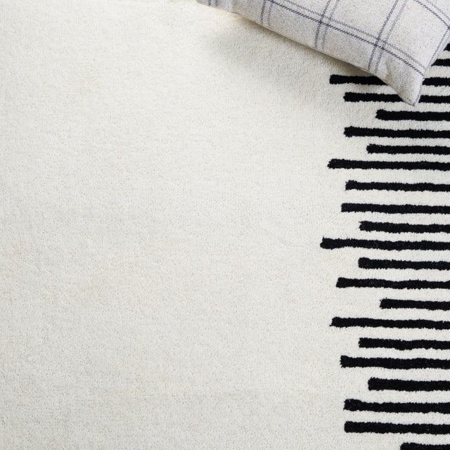 Safavieh Fifth Avenue Ftv129A Ivory/Black Rug - Safavieh - ftv129a - 5r