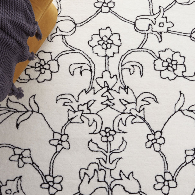 Safavieh Fifth Avenue Ftv135A Ivory/Black Rug - Safavieh - ftv135a - 3