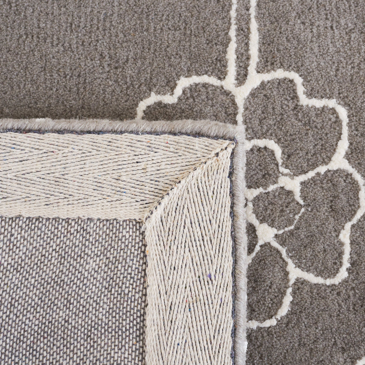 Safavieh Fifth Avenue Ftv135H Dark Grey/Ivory Rug - Safavieh - ftv135h - 29
