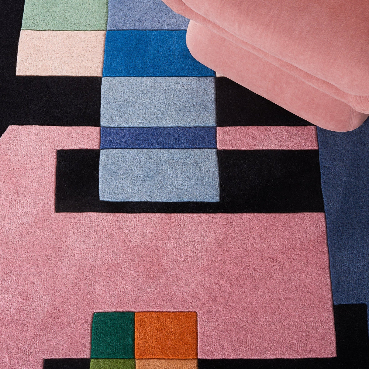 Safavieh Fifth Avenue Ftv147Z Black/Pink Rug - Safavieh - ftv147z - 5