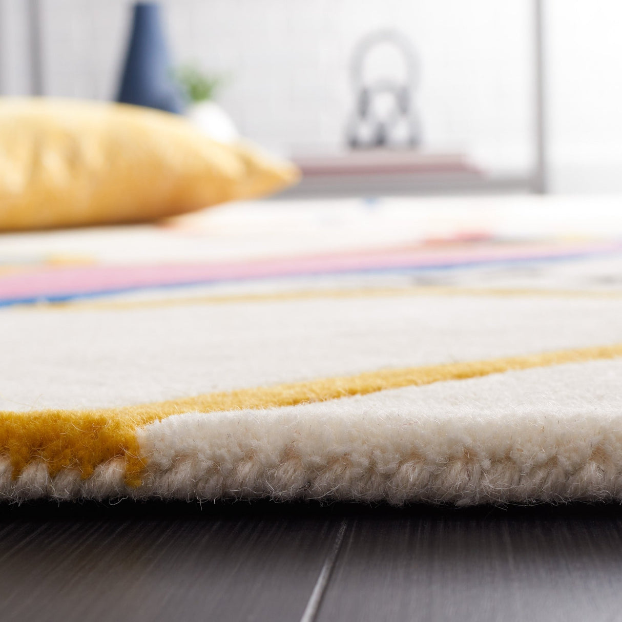 Safavieh Fifth Avenue Ftv149Q Ivory/Red Rug - Safavieh - ftv149q - 5