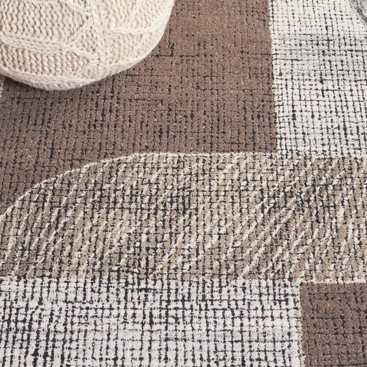 Safavieh Fifth Avenue Ftv402A Ivory/Grey Rug - Safavieh - ftv402a - 5