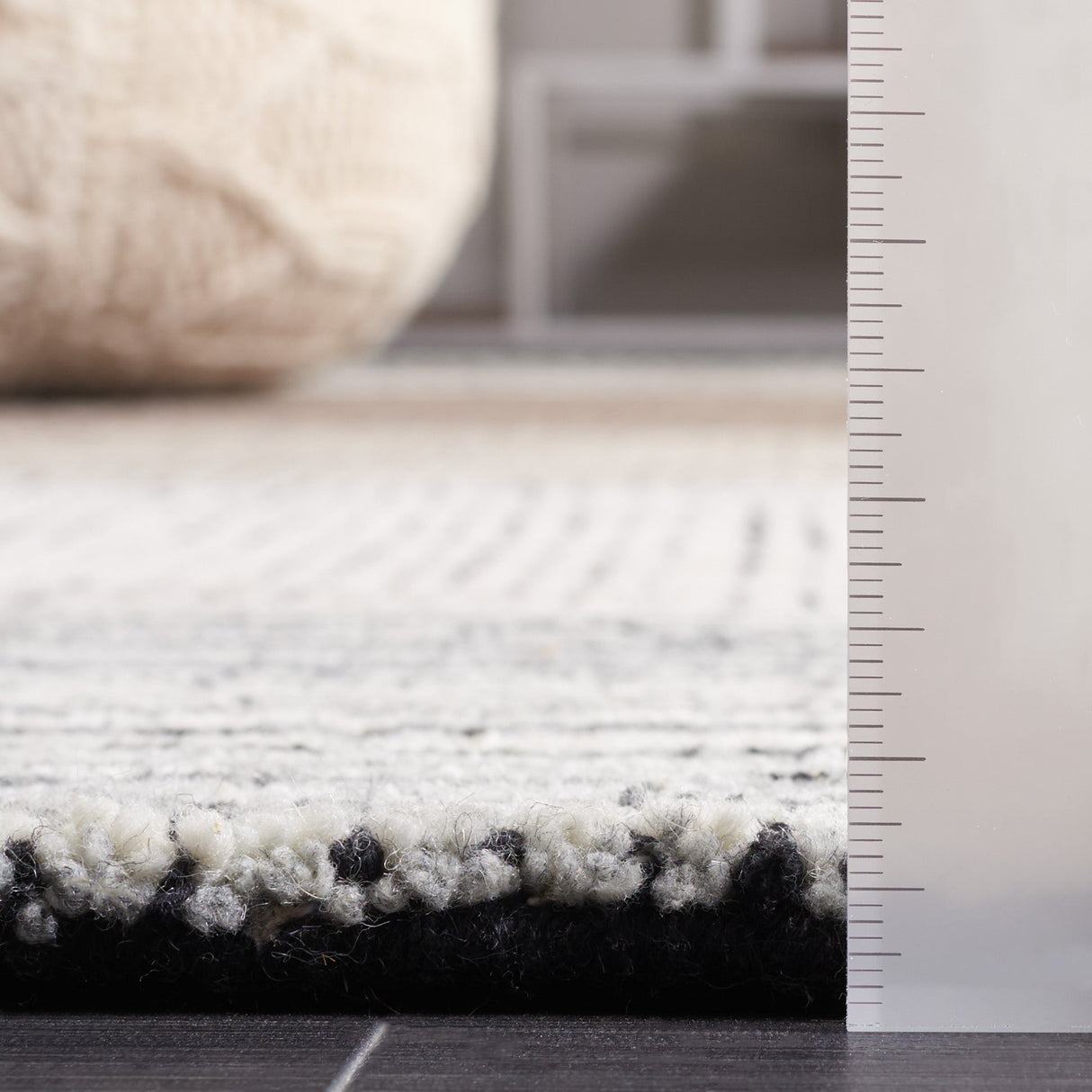 Safavieh Fifth Avenue Ftv402A Ivory/Grey Rug - Safavieh - ftv402a - 5