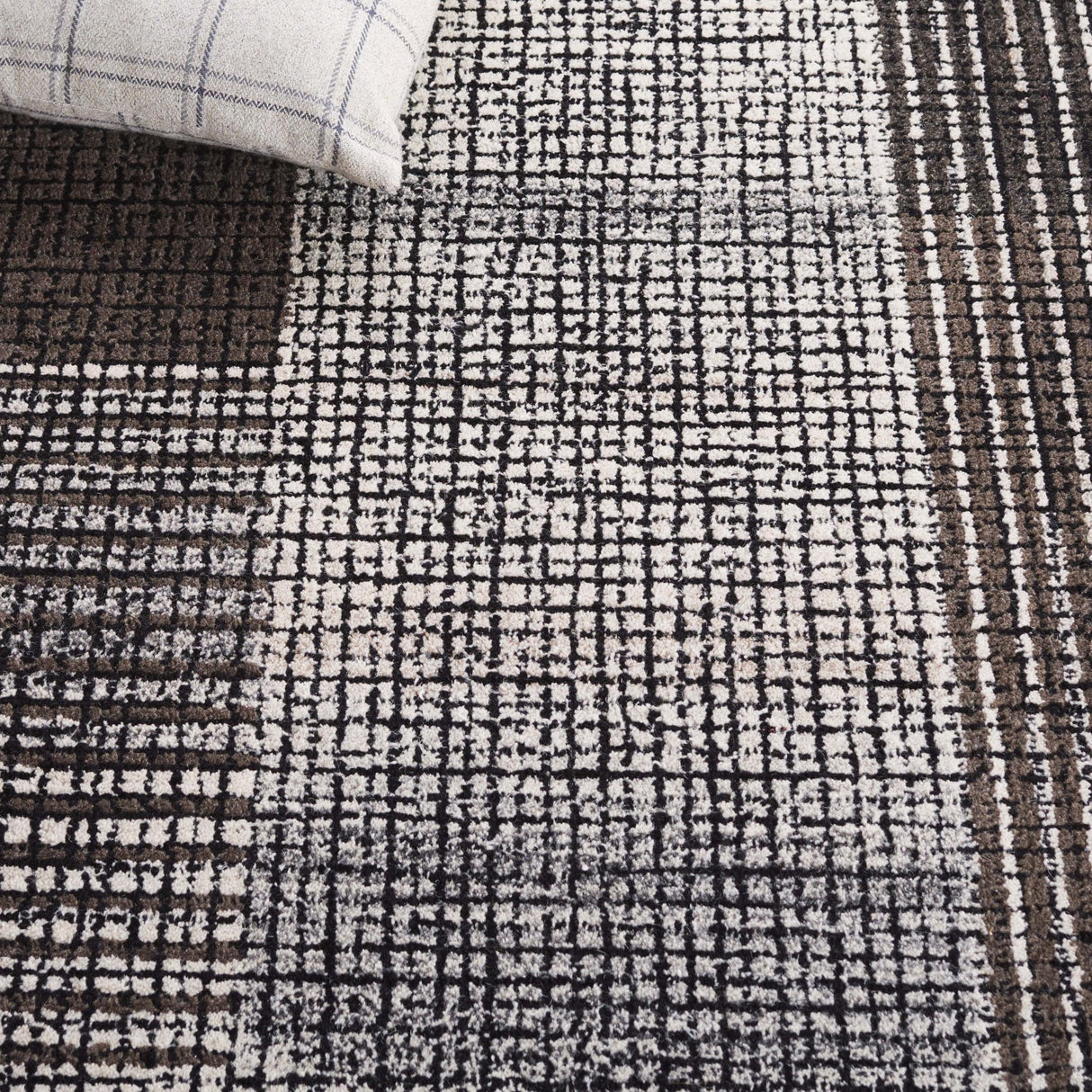 Safavieh Fifth Avenue Ftv405Z Black/Grey Rug - Safavieh - ftv405z - 5