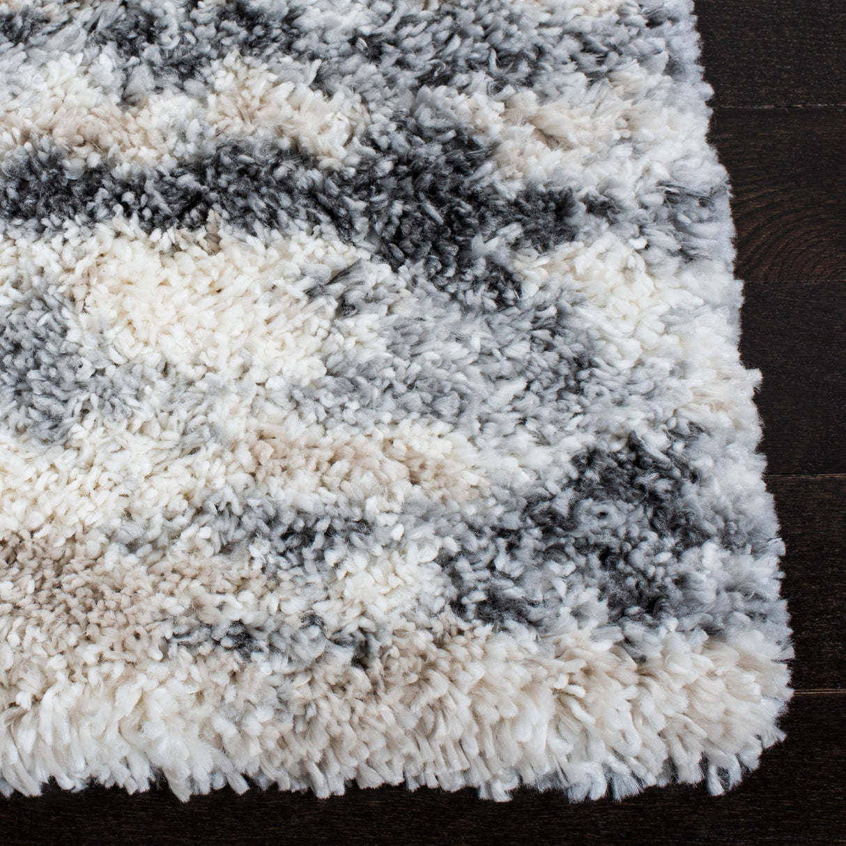 Safavieh Fontana Shag Fnt853G Grey/Ivory Rugs - Safavieh - fnt853g - 7r