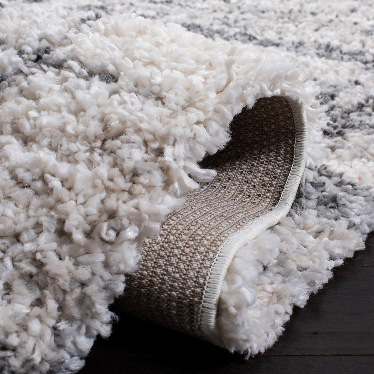 Safavieh Fontana Shag Fnt855A Ivory/Grey Rug - Safavieh - fnt855a - 7r
