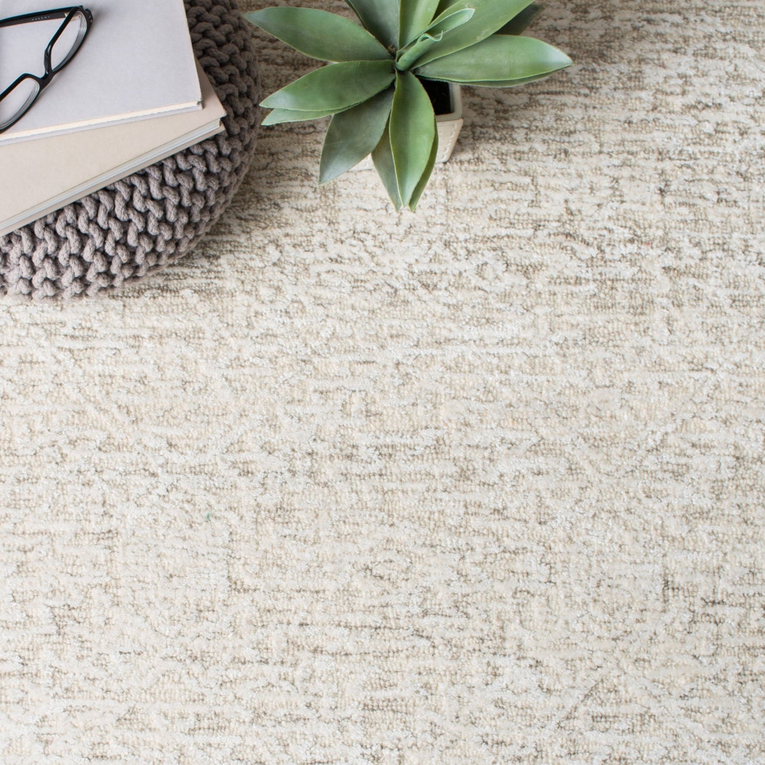 Safavieh Glamour Glm301B Beige Rugs - Safavieh - glm301b - 6r