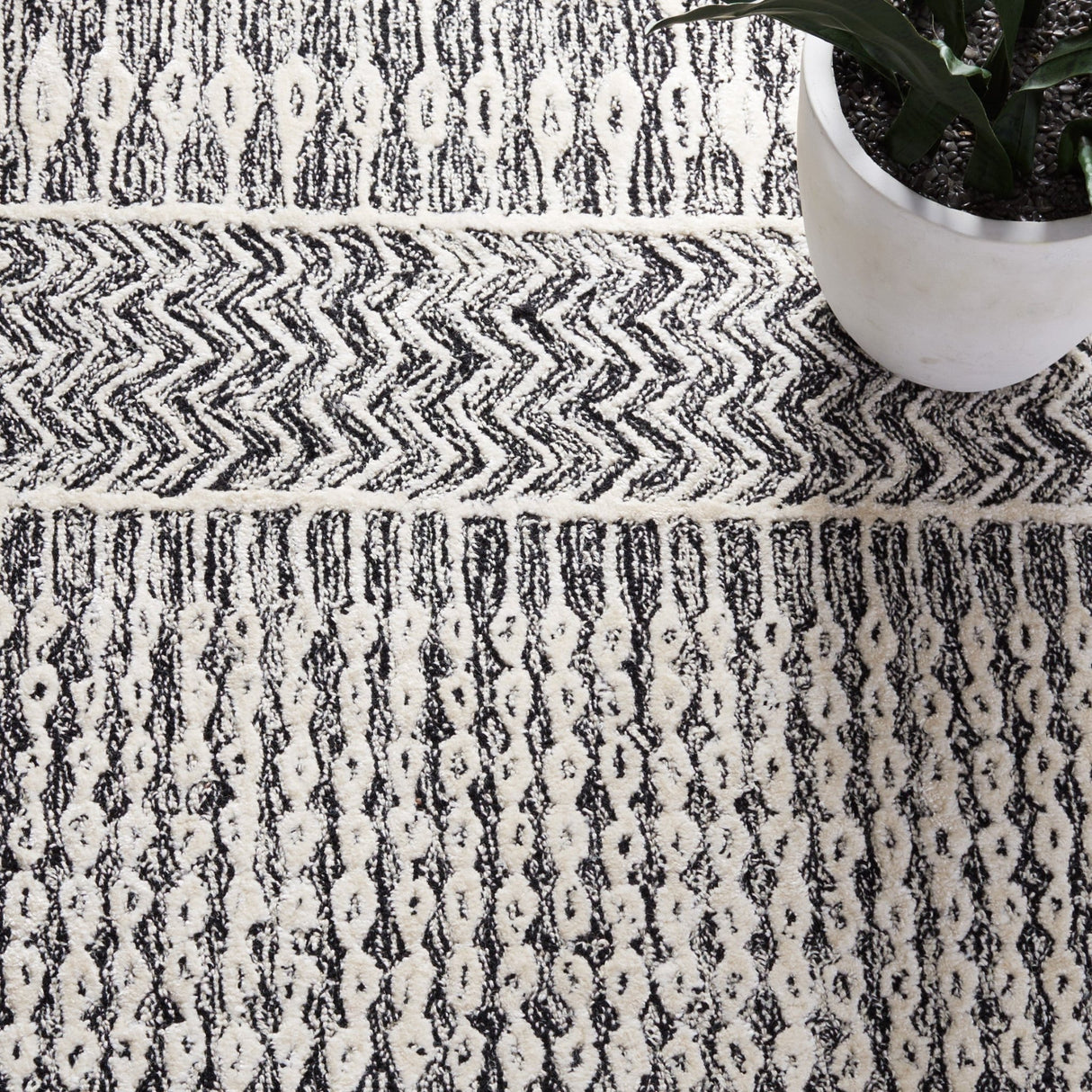 Safavieh Glamour Glm538H Charcoal/Ivory Rug - Safavieh - glm538h - 6r
