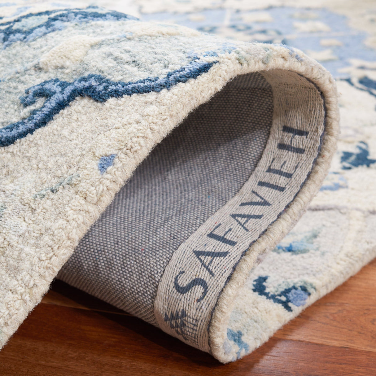 Safavieh Glamour Glm622B Beige/Blue Rugs - Safavieh - glm622b - 6r