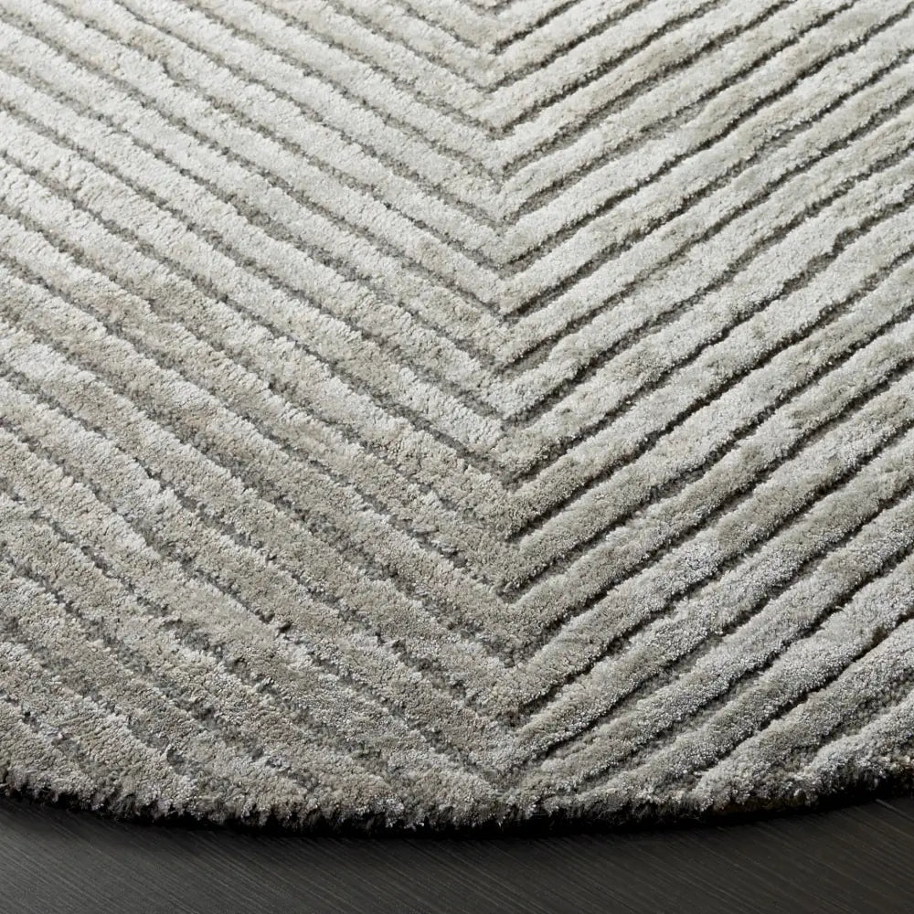 Safavieh Glamour 6'-0" x 6'-0" Rug in Silver