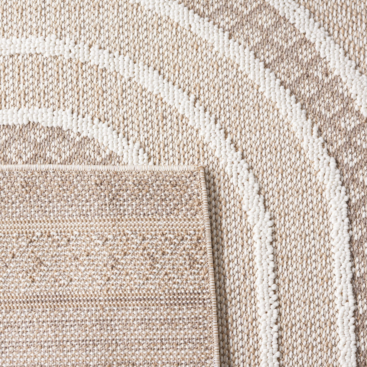 Safavieh Global Glb412B Beige/Ivory Rug - Safavieh - glb412b - 7r