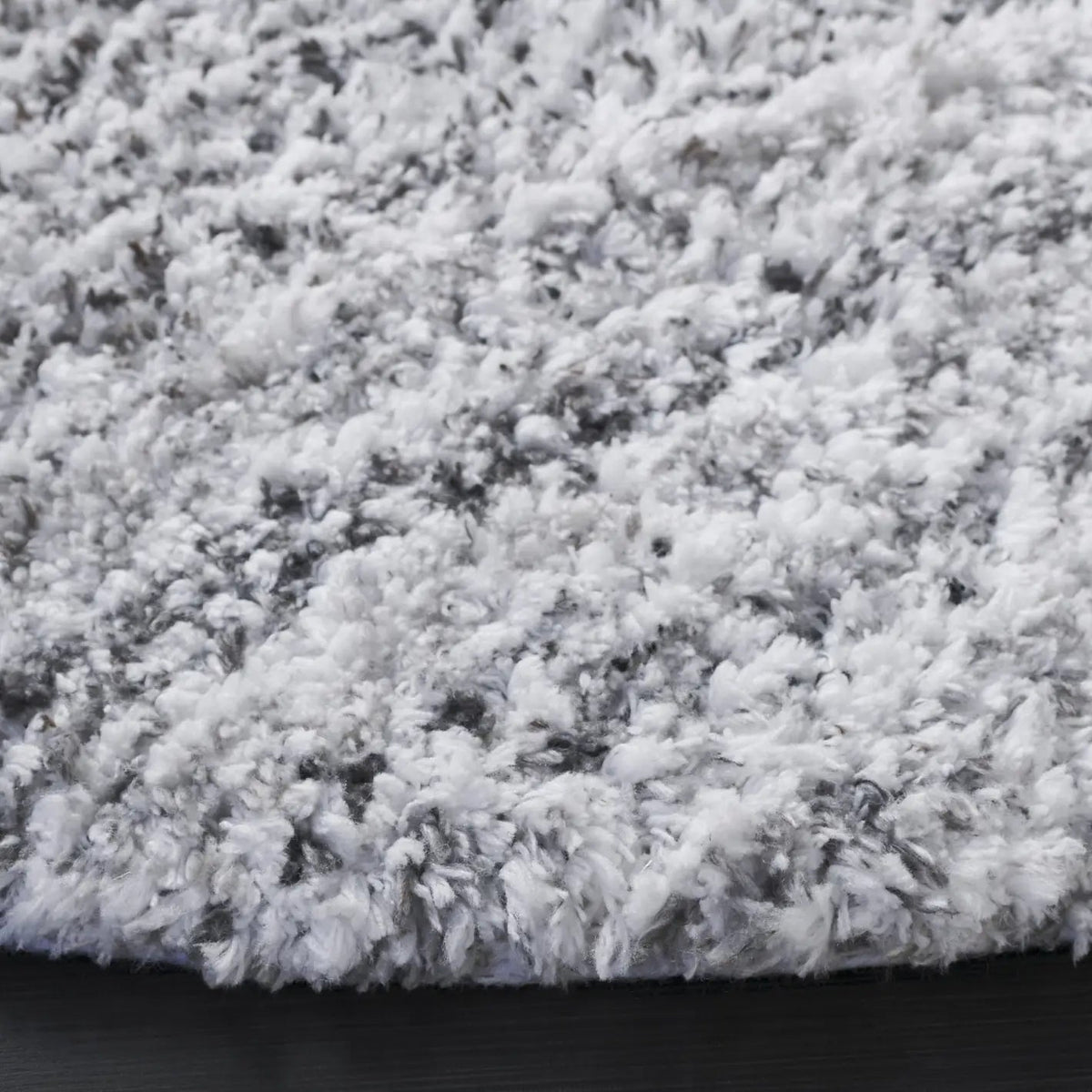 Safavieh Glory Shag 6'-0" x 6'-0" Rug in Ivory / Grey