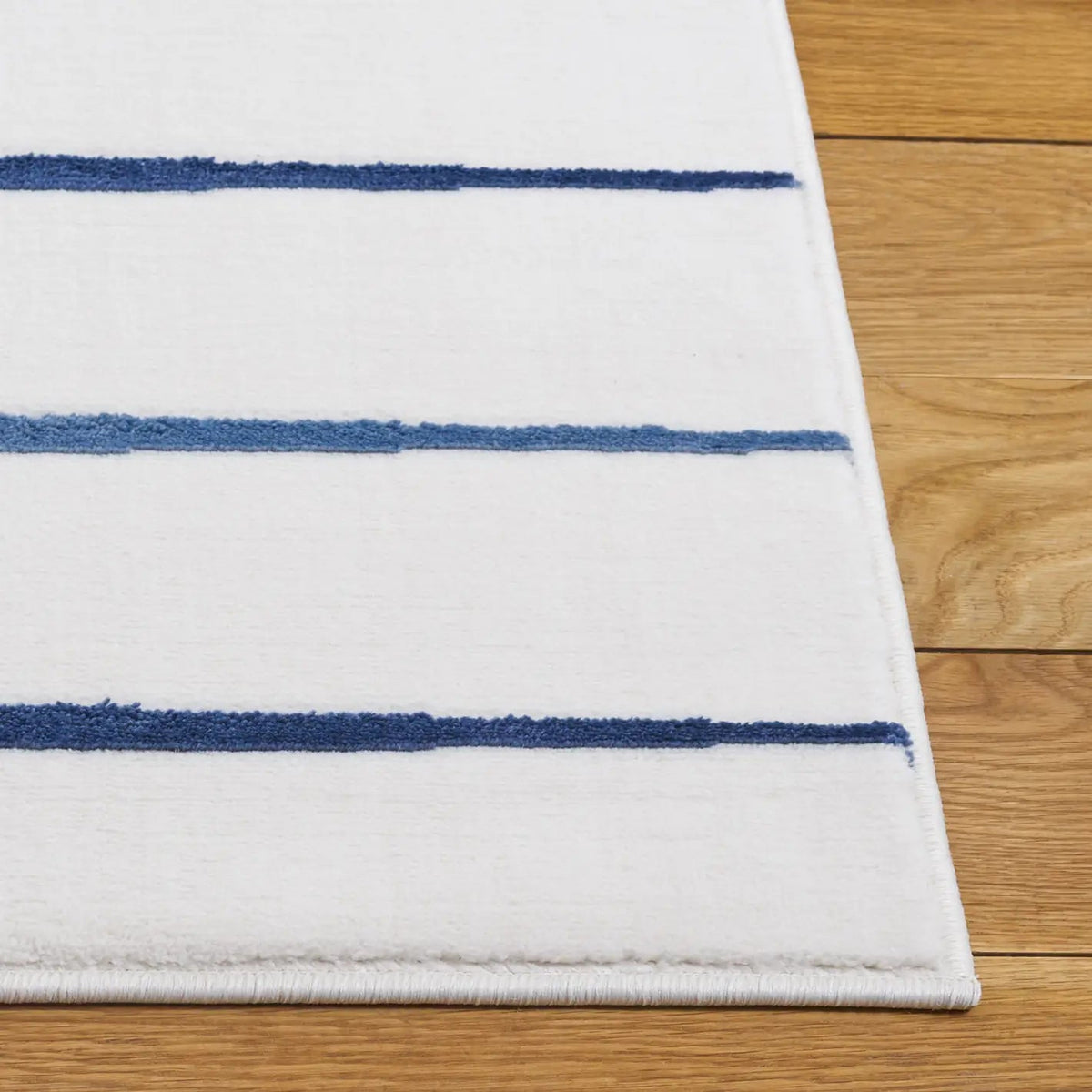 Safavieh Groove 4'-0" x 6'-0" Rug in Ivory / Blue