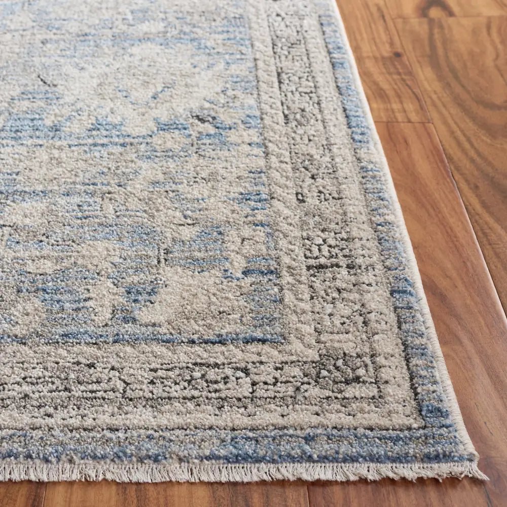 Safavieh Grove 5'-3" x 7'-6" Rug in Blue / Beige