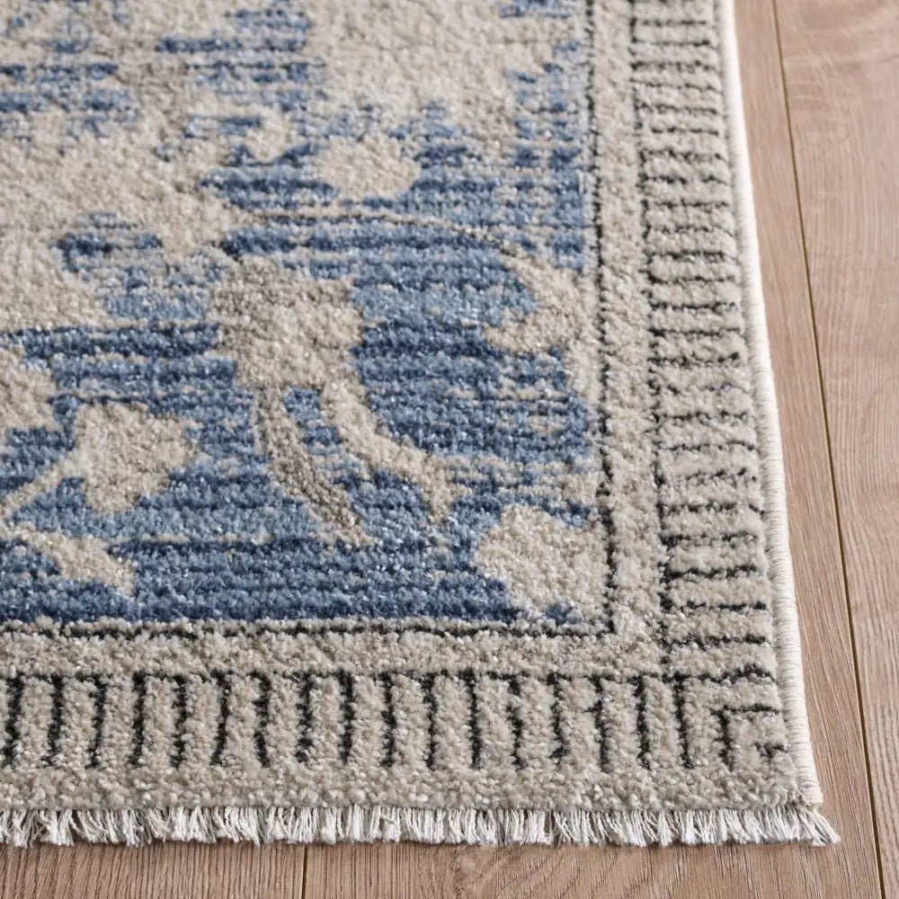 Safavieh Grove 5'-3" x 7'-6" Rug in Blue / Ivory