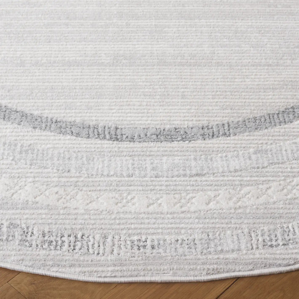 Safavieh Hanna 6'-7" x 6'-7" Rug in Ivory / Grey