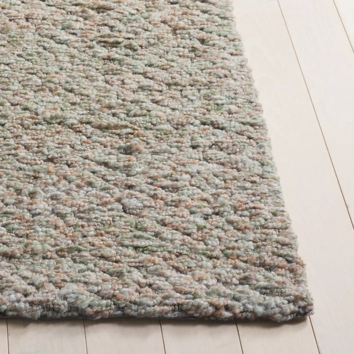 Safavieh Harvest 4'-0" x 6'-0" Rug in Green / Beige