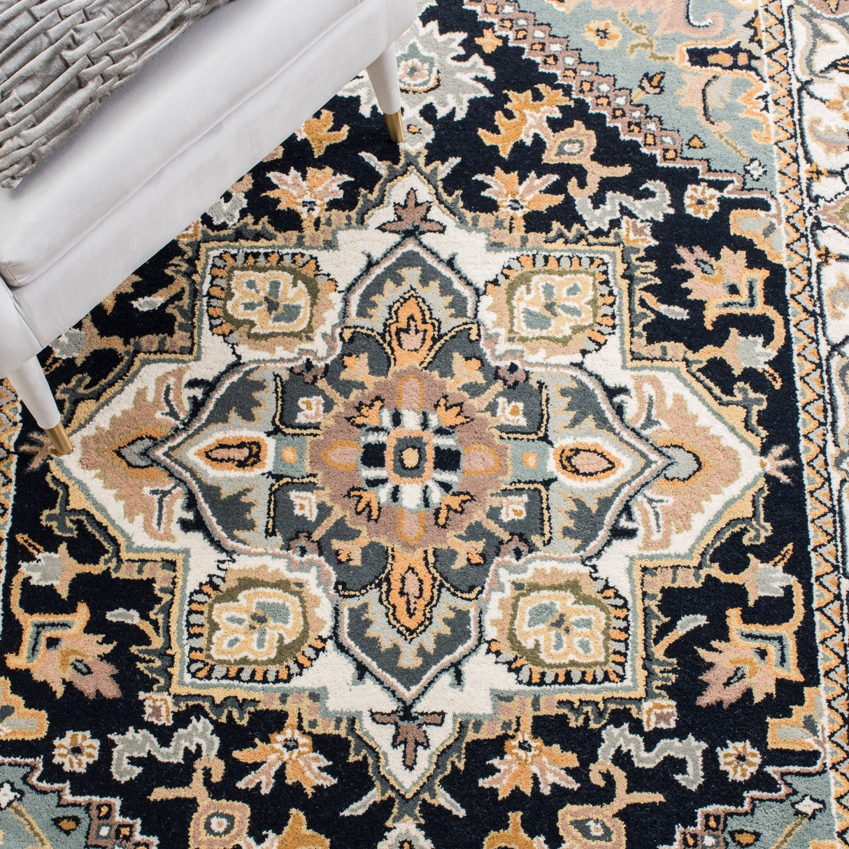 Safavieh Heritage Hg625N Navy/Ivory Rug - Safavieh - hg625n - 4r