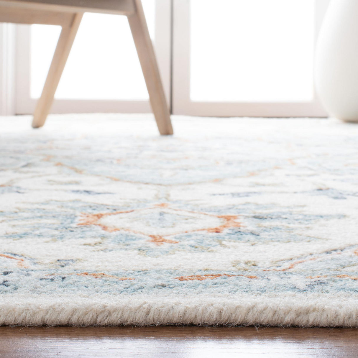Safavieh Heritage Hg922A Ivory/Blue Rugs - Safavieh - hg922a - 6r