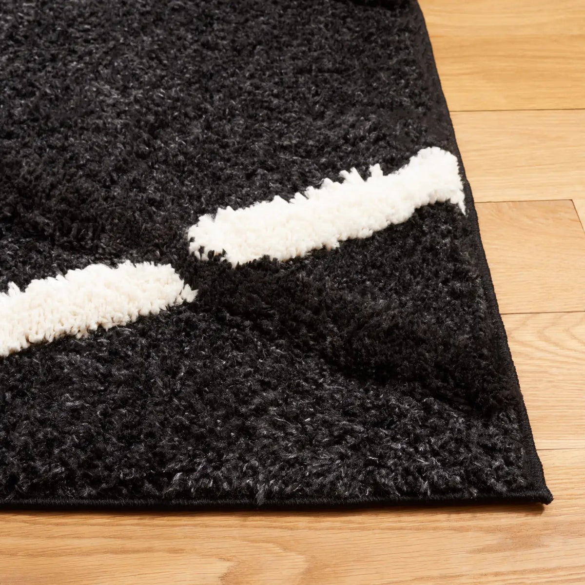 Safavieh Hi-Lo Shag 4'-0" x 6'-0" Rug in Charcoal / Ivory