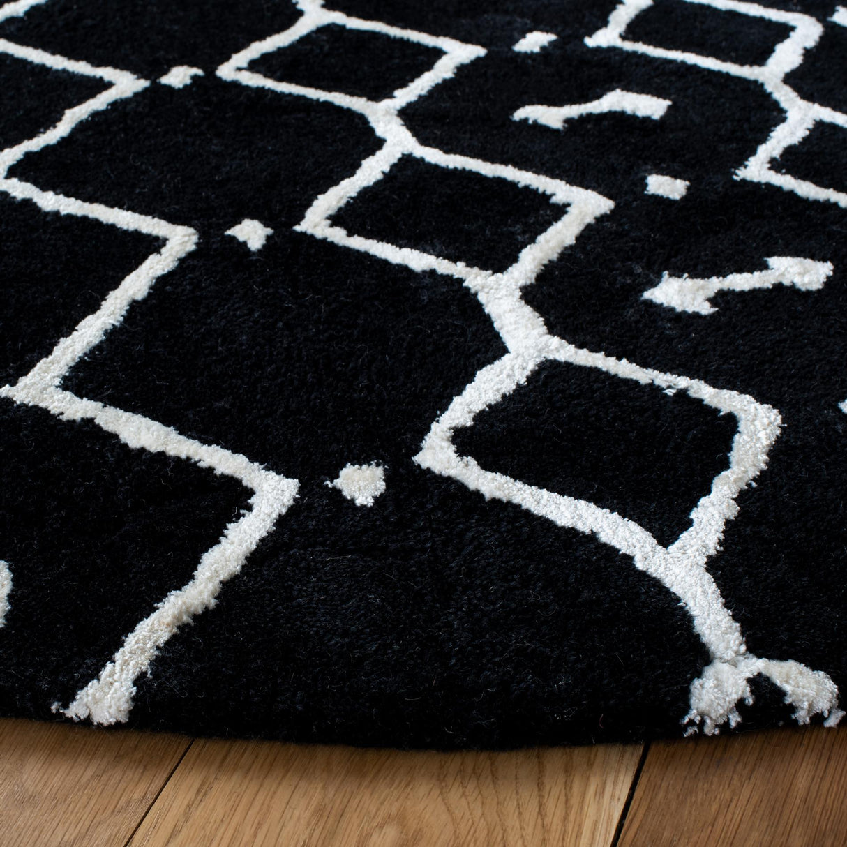 Safavieh Himalaya Him903Z Black/Ivory Rugs - Safavieh - him903z - 6r