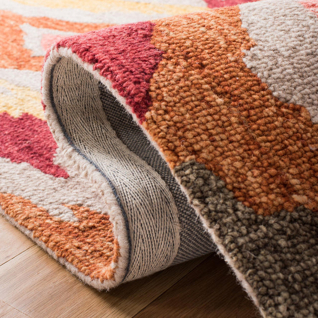 Safavieh Ikat Ikt337B Beige/Pink Rugs - Safavieh - ikt337b - 6r